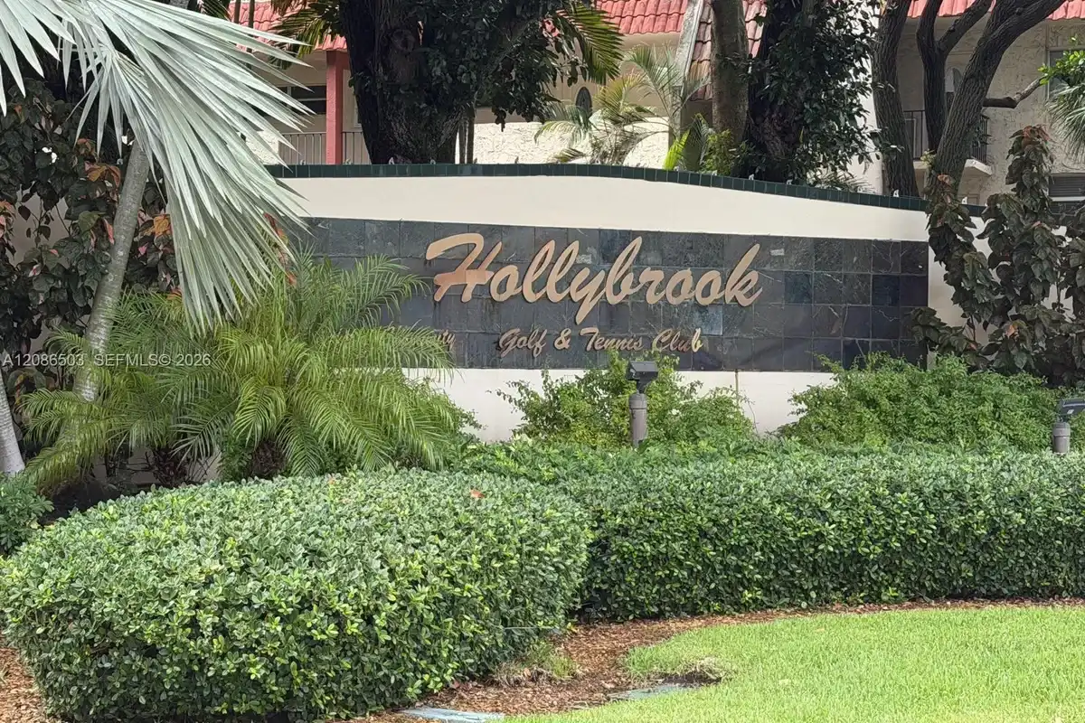 400 S Hollybrook Dr #306, Pembroke Pines: photo 1 of 32