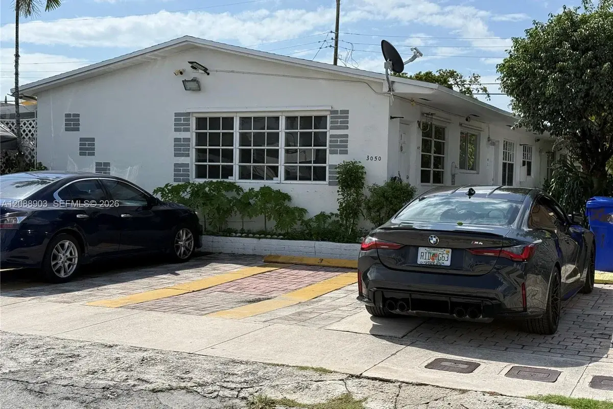 3050 NW 20th St #2, Miami: photo 1 of 12
