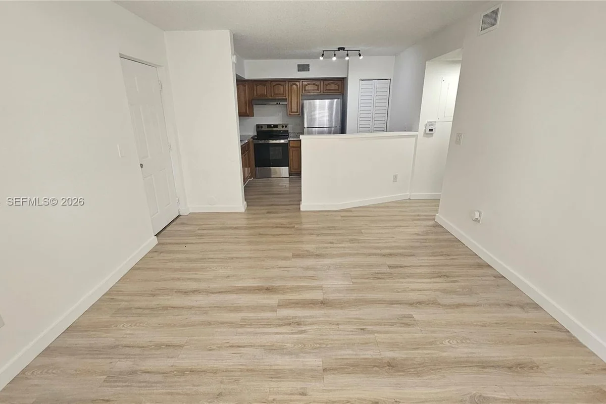 3700 N 56 Ave #1012, Hollywood: photo 1 of 19