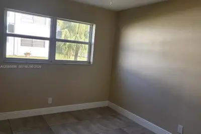 1400 NW 43rd Ter #107, Lauderhill: photo 1 of 13