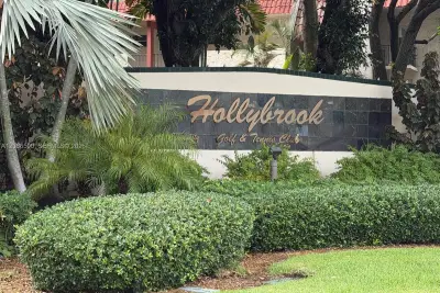 400 S Hollybrook Dr #306, Pembroke Pines: photo 1 of 31