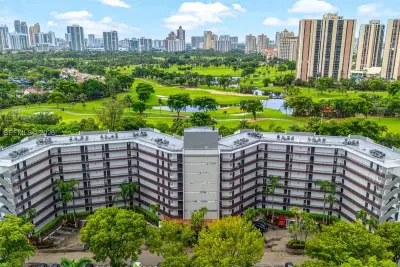 3301 N Country Club Dr #208, Aventura: photo 1 of 42