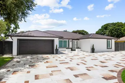 1821 Carissa Rd, Lake Clarke Shores: photo 1 of 52