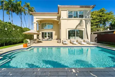 1490 Cleveland Rd, Miami Beach: photo 1 of 33