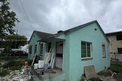 7812 NE Miami Ct, Miami: photo 1 of 5