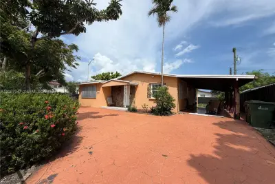 3495 W 13th Ave, Hialeah: photo 1 of 16