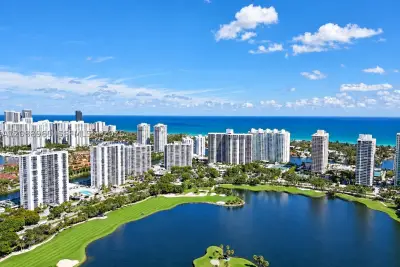 3675 N Country Club Dr #1006, Aventura: photo 1 of 19