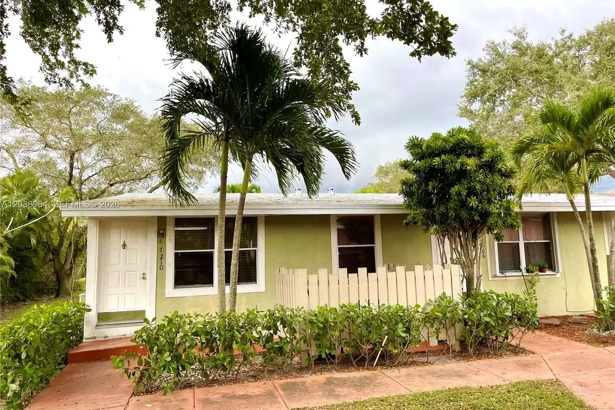 7210 Southgate Blvd, Tamarac: photo 1 of 23