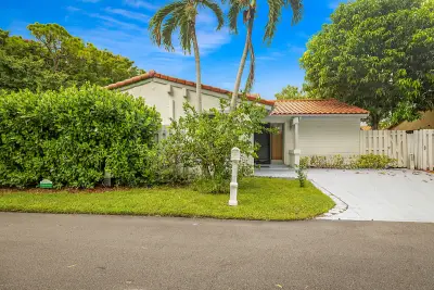 2780 Norfolk Pine Ct, Lake Worth: photo 1 of 30