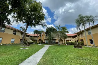 4783 Via Palm Lakes #104, West Palm Beach: photo 1 of 20