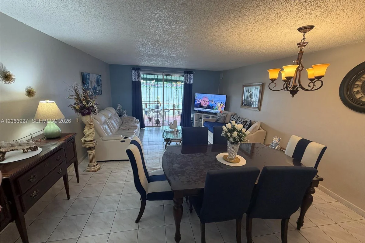 400 NW 107th Ave #4D, Miami: photo 1 of 22