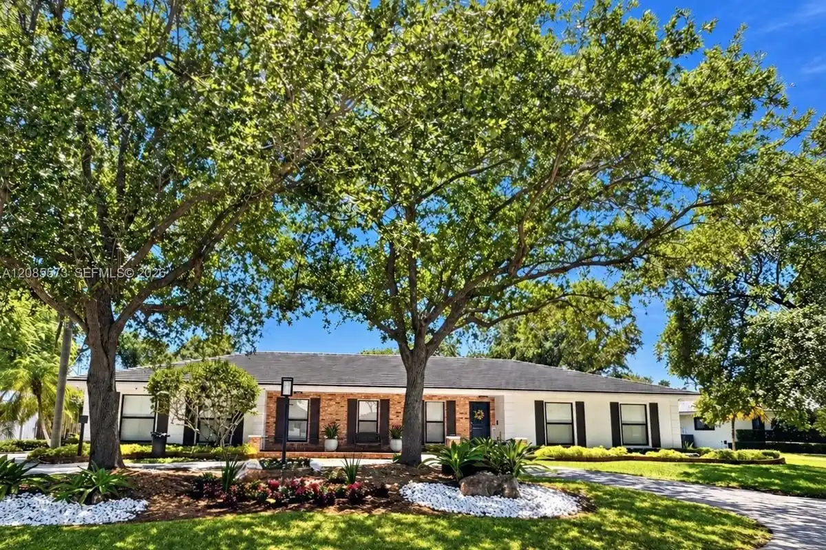 7440 SW 174th St, Palmetto Bay: photo 1 of 45