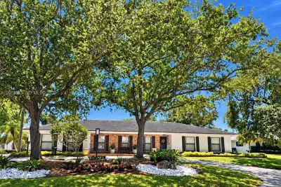 7440 SW 174th St, Palmetto Bay: photo 1 of 45