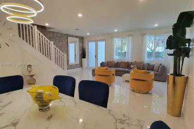 10440 NW 67th St, Doral: photo 1 of 54