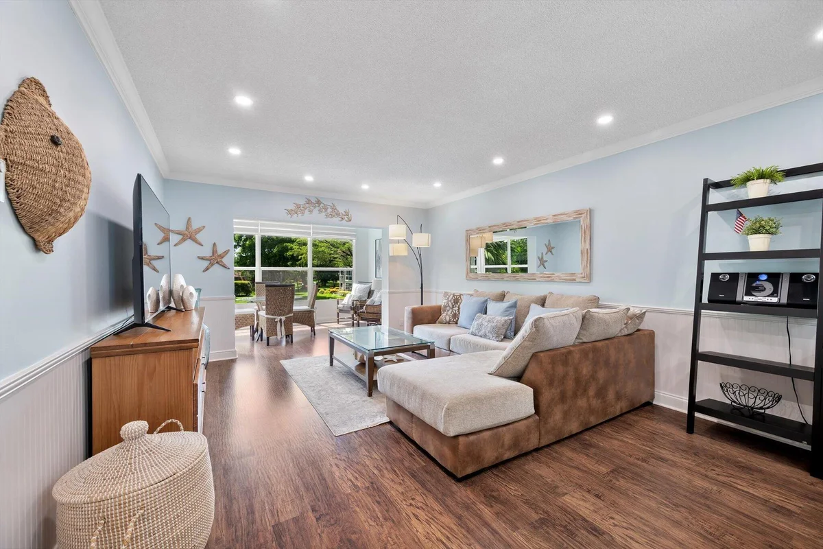 5171 W Oakland Park Blvd #204, Lauderdale Lakes: photo 1 of 35