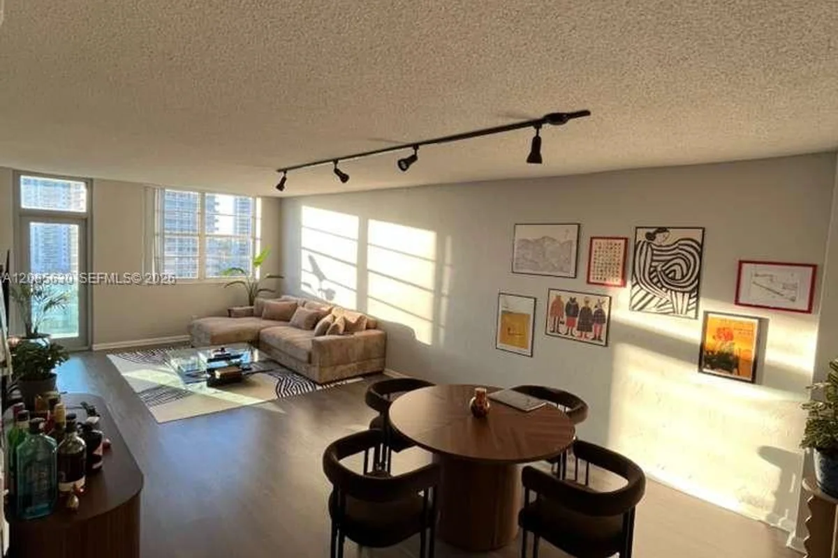 19390 Collins Ave #1217, Sunny Isles Beach: photo 1 of 10