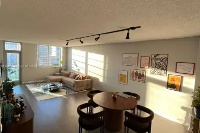 19390 Collins Ave #1217, Sunny Isles Beach: photo 1 of 10