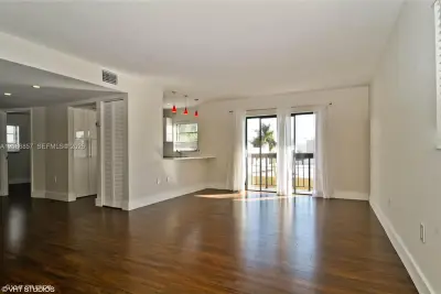 1617 Jefferson Ave #404, Miami Beach: photo 1 of 13