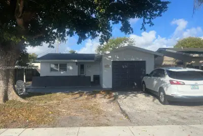 3771 NE 16th Ave, Pompano Beach: photo 1 of 34
