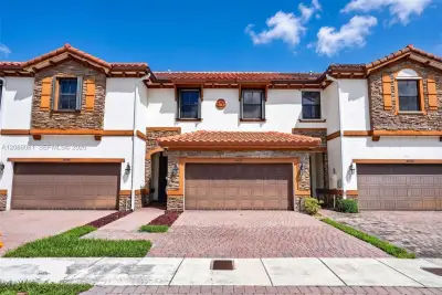 16605 SW 42nd Way, Miami: photo 1 of 52