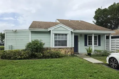 13795 SW 147th Cir Ln #2-12, Miami: photo 1 of 4