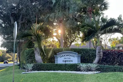 9865 Riverside Dr #9-32, Coral Springs: photo 1 of 25