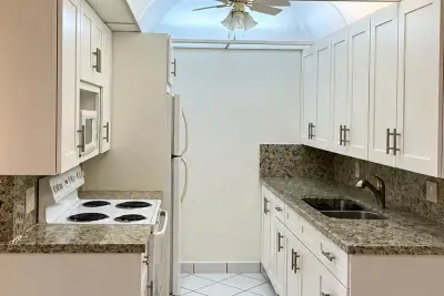 2154 Cambridge G, Deerfield Beach: photo 1 of 24
