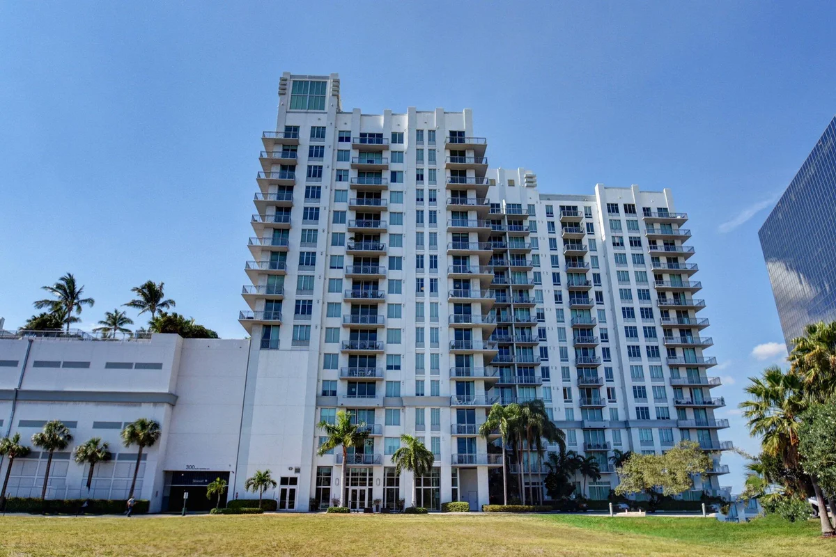 300 S Australian Ave #128, West Palm Beach: photo 1 of 60