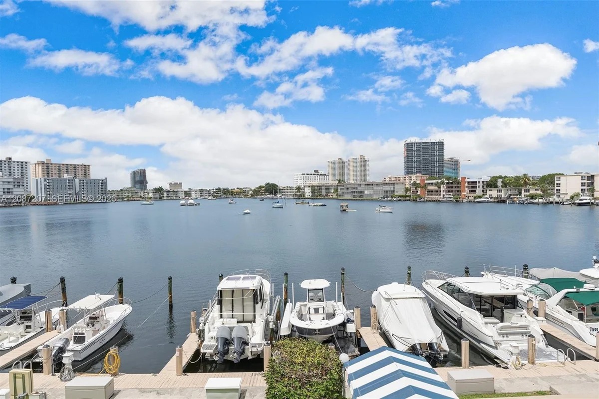 126 Golden Isles Dr #34A, Hallandale Beach: photo 1 of 41