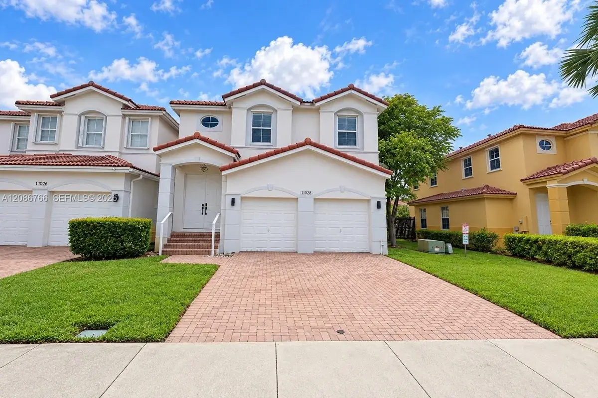 11034 NW 86th Ter, Doral: photo 1 of 33