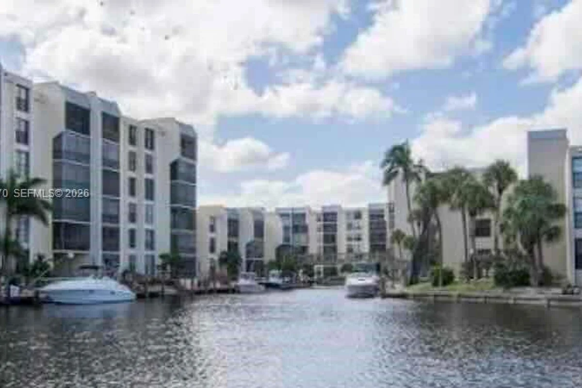 4 Royal Palm Way #308, Boca Raton: photo 1 of 17