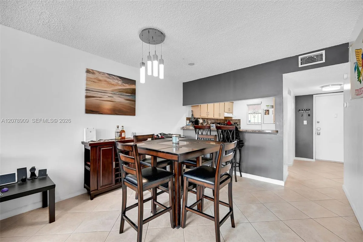 7610 Stirling Rd #206F, Davie: photo 1 of 40