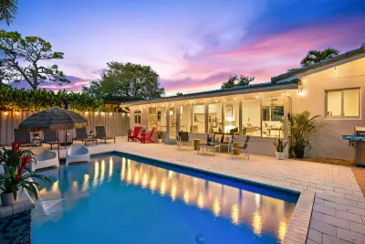 1913 N Victoria Park Rd, Fort Lauderdale: photo 1 of 54