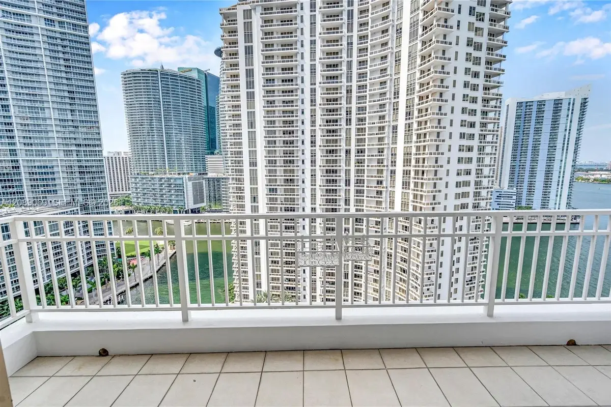 801 Brickell Key Blvd #2208, Miami: photo 1 of 21