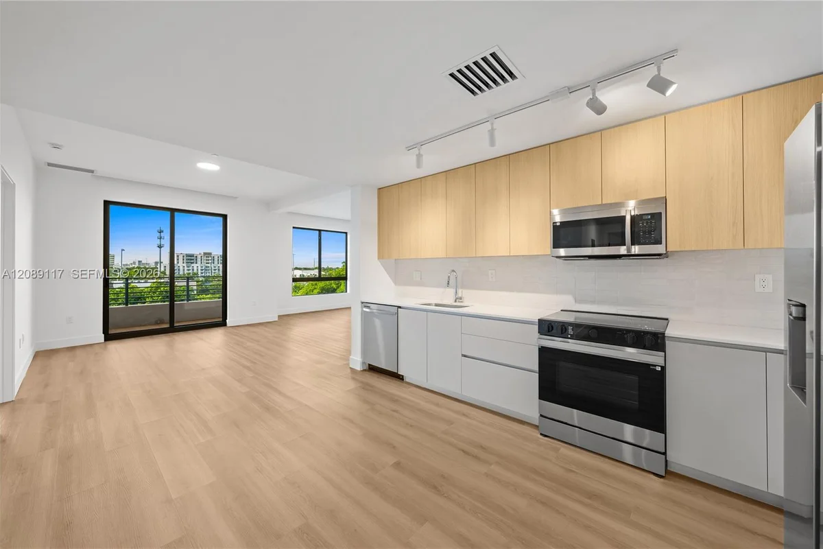 215 SE 4th St #406, Hallandale Beach: photo 1 of 24