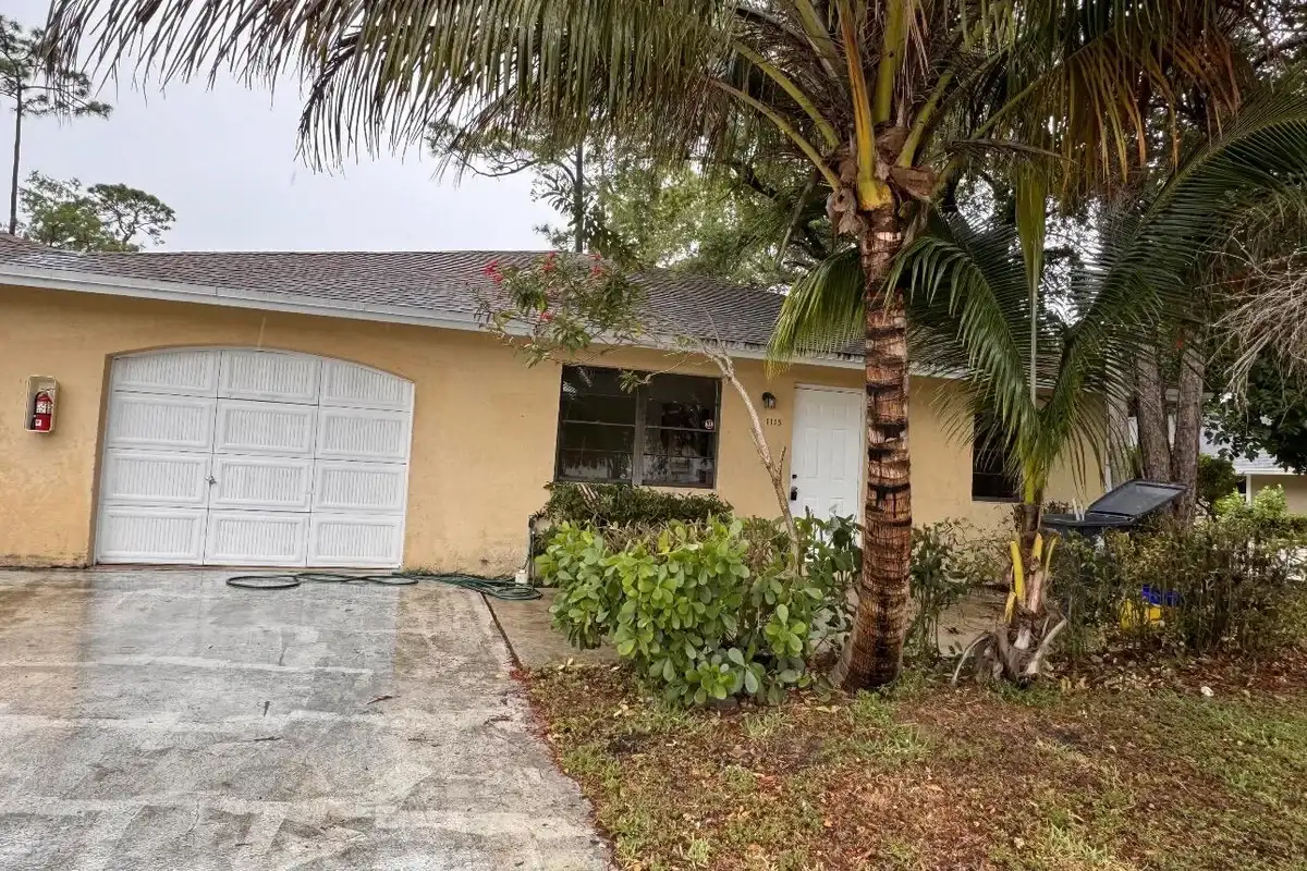 1115 Goldenrod Rd, Wellington: photo 1 of 6