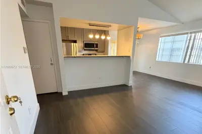 15295 SW 107th Ln #1006, Miami: photo 1 of 11