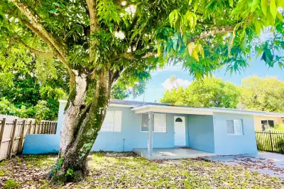 3100 NW 171st St, Miami Gardens: photo 1 of 19