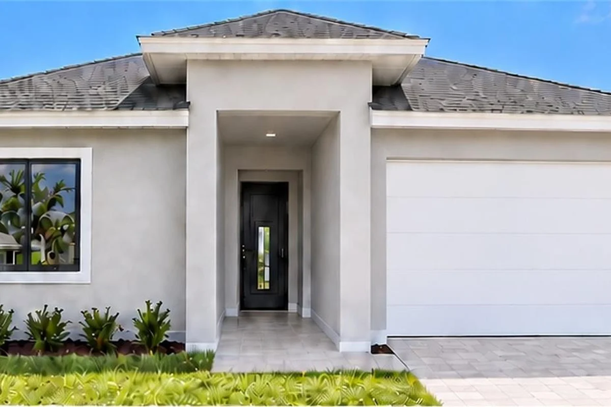 555 SW 12th Ave, Dania Beach: photo 1 of 5