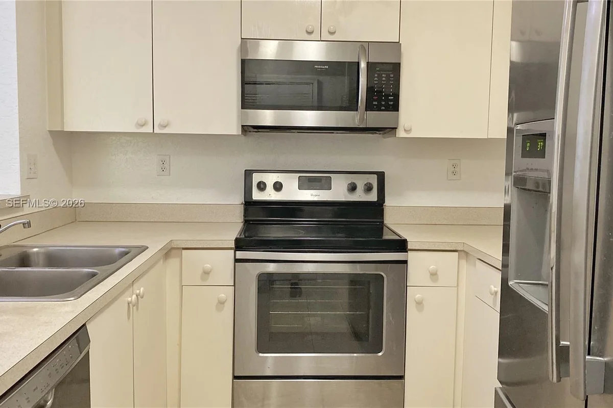 2941 Riverside Dr #304, Coral Springs: photo 1 of 12