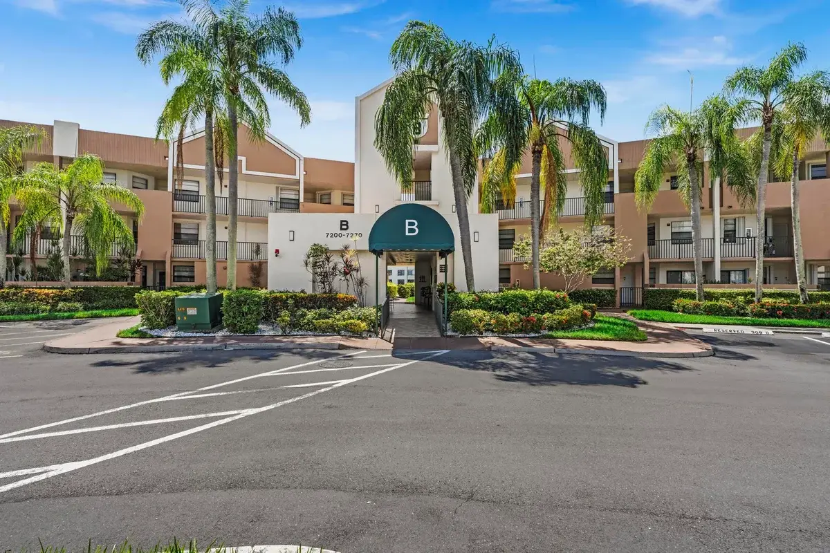 7216 Fairfax Dr #109, Tamarac: photo 2 of 74