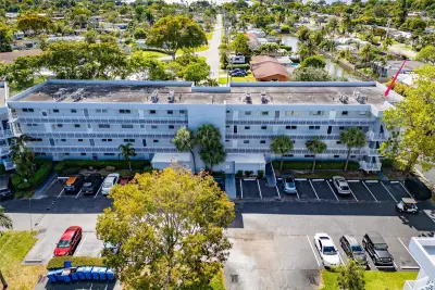 119 Royal Park Dr #4H, Oakland Park: photo 1 of 31