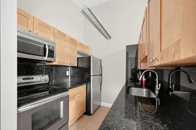 4552 NW 185th St, Miami Gardens: photo 1 of 14