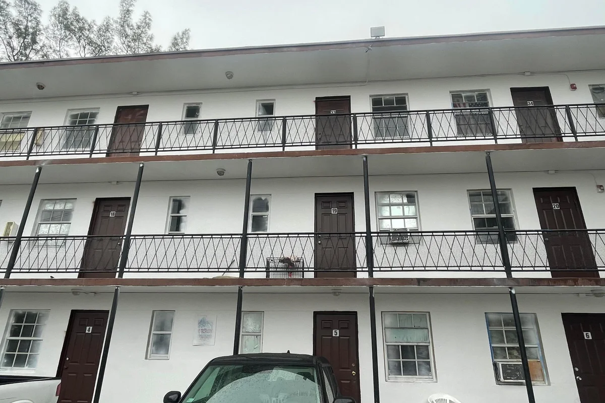 7001 NW 15th Ave #13, Miami: photo 1 of 5