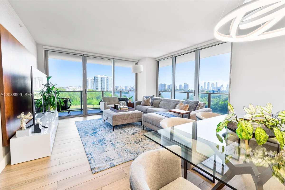 16385 Biscayne Blvd #707, North Miami Beach: photo 1 of 31