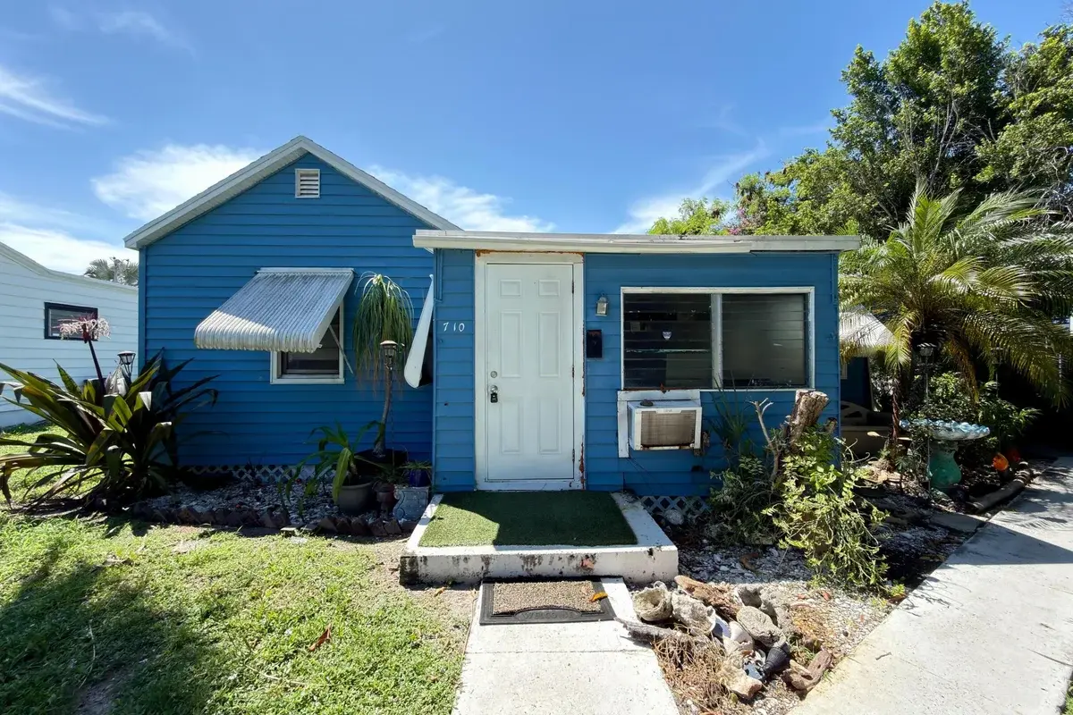 710 Tuscaloosa St #1, West Palm Beach: photo 1 of 13