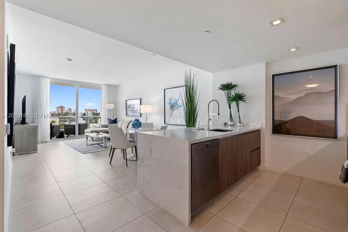 401 N Birch Rd #610, Fort Lauderdale: photo 1 of 33
