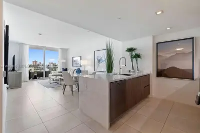 401 N Birch Rd #610, Fort Lauderdale: photo 1 of 33