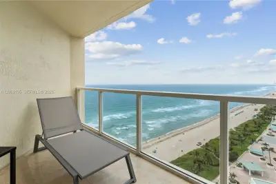 16699 Collins Ave #2101, Sunny Isles Beach: photo 1 of 15