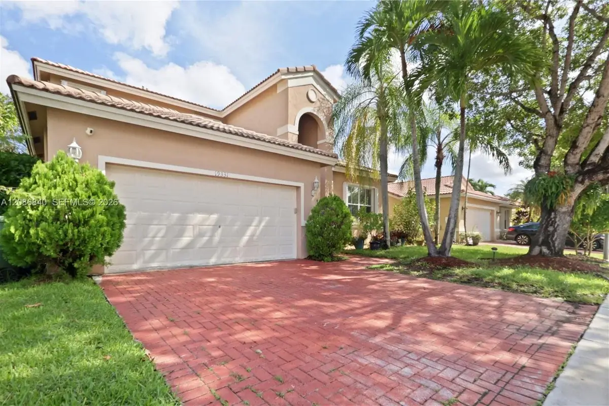 19331 SW 15th St, Pembroke Pines: photo 1 of 55
